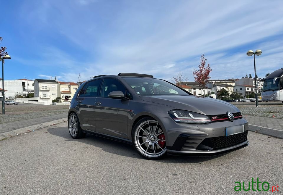 2014' Volkswagen Golf photo #1