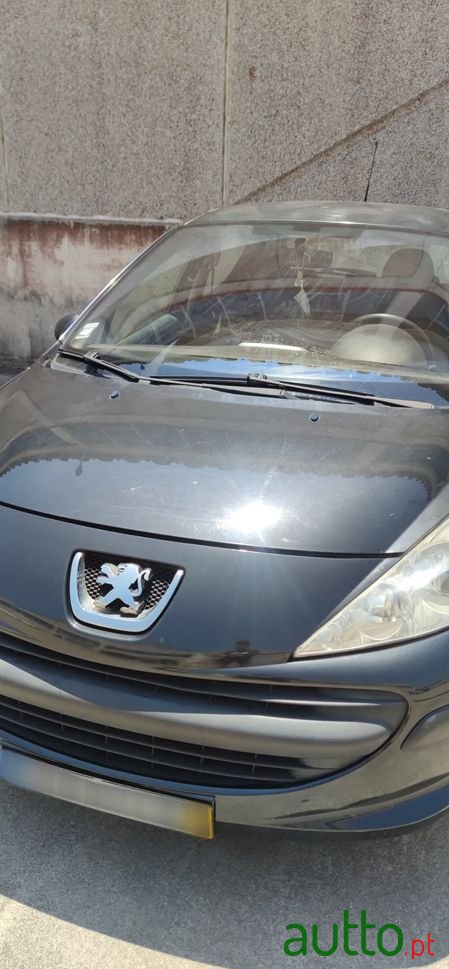 2008' Peugeot 207 1.4 Hdi Trendy photo #1