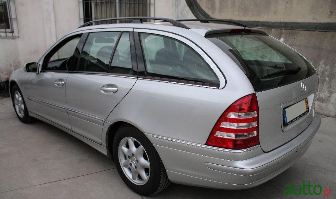 2004' Mercedes-Benz C-220 Station photo #1