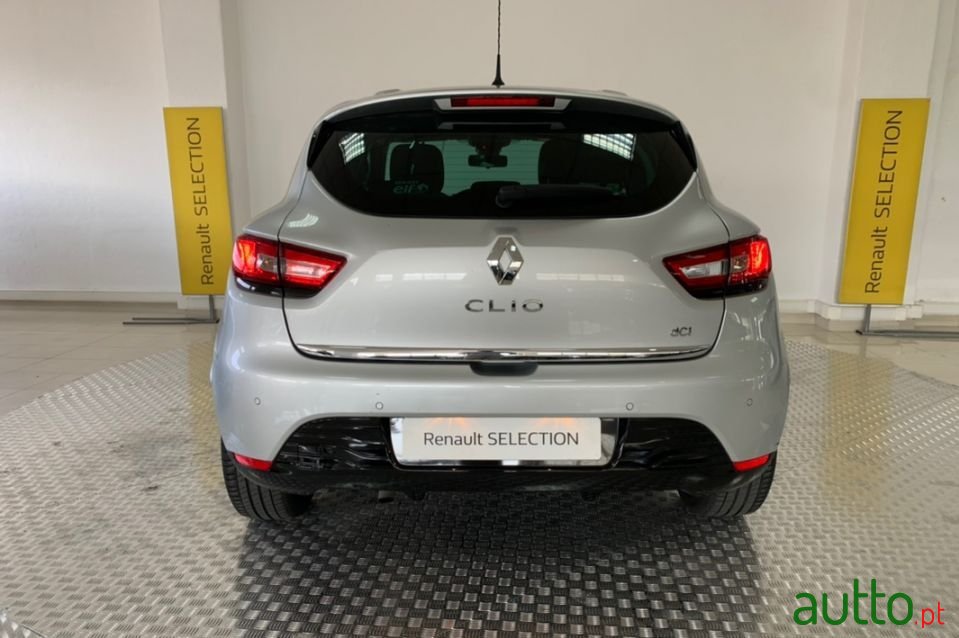 2016' Renault Clio photo #6