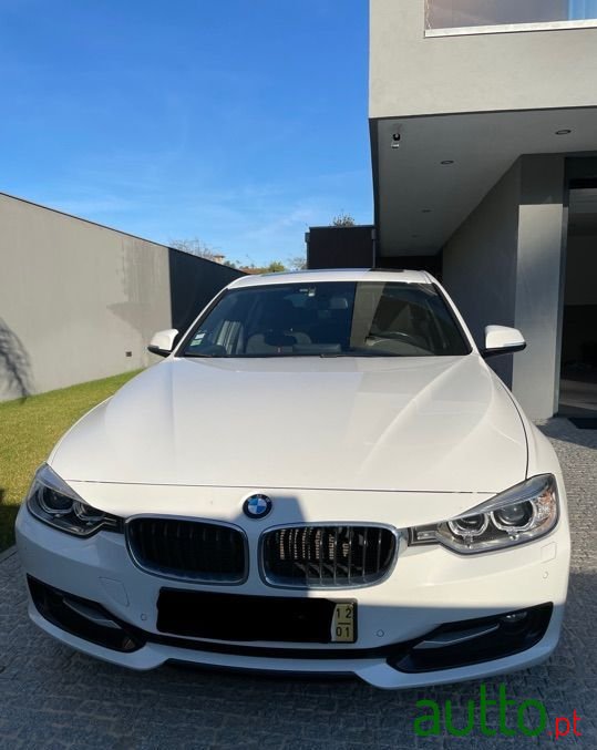 2012' BMW 320 Sport photo #3