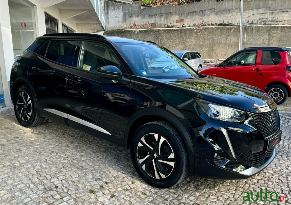 2020' Peugeot 2008 1.5 Bluehdi Allure photo #3