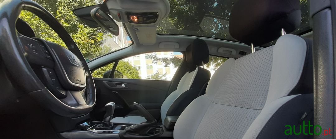 2013' Peugeot 508 Sw photo #2