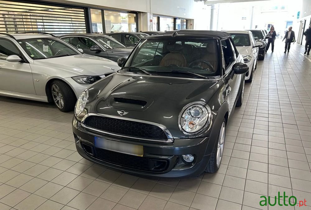 2013' MINI Cabrio Cooper S photo #4