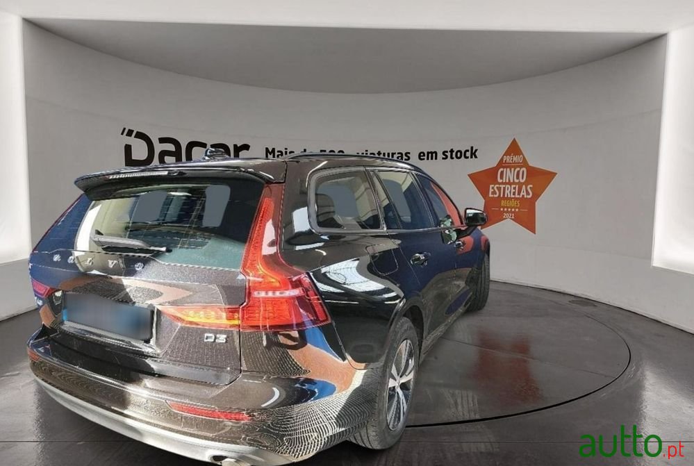 2020' Volvo V60 2.0 D3 Geartronic photo #2