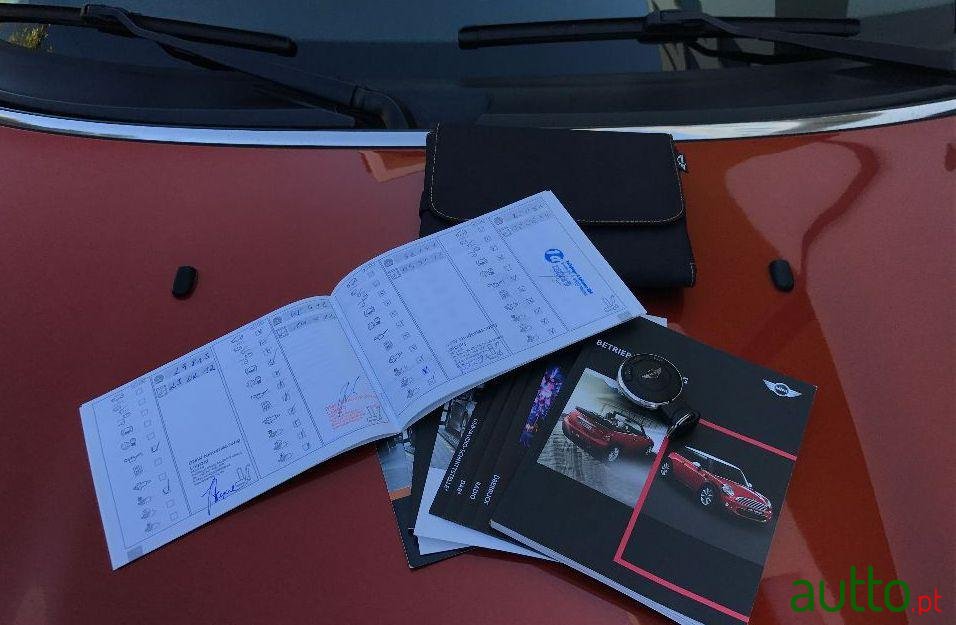 2010' MINI Cooper photo #4