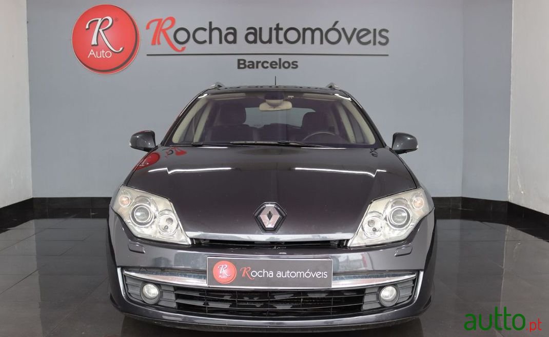 2008' Renault Laguna Break photo #2