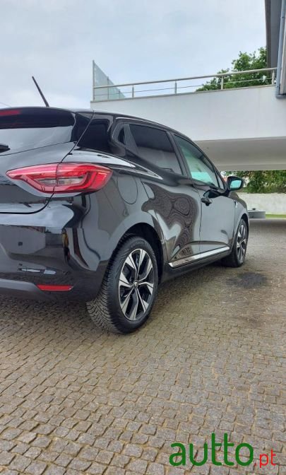 2021' Renault Clio photo #2
