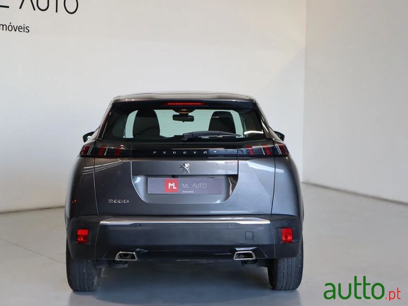 2020' Peugeot 2008 photo #5