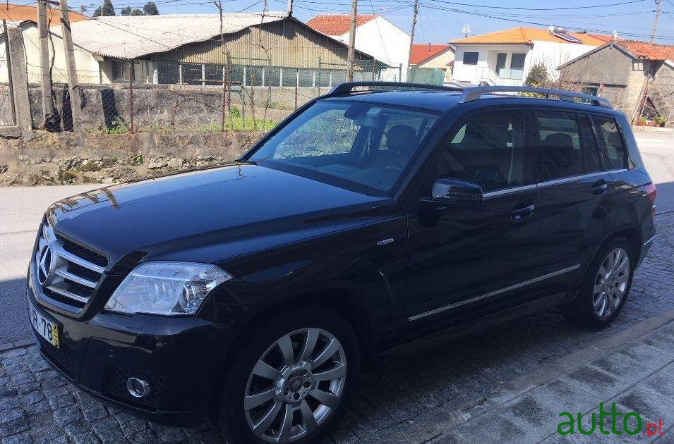 2010' Mercedes-Benz Glk-220 photo #1