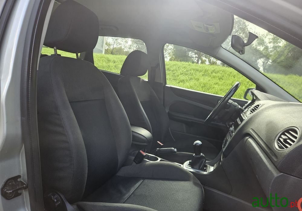 2006' Ford Focus Sw photo #6