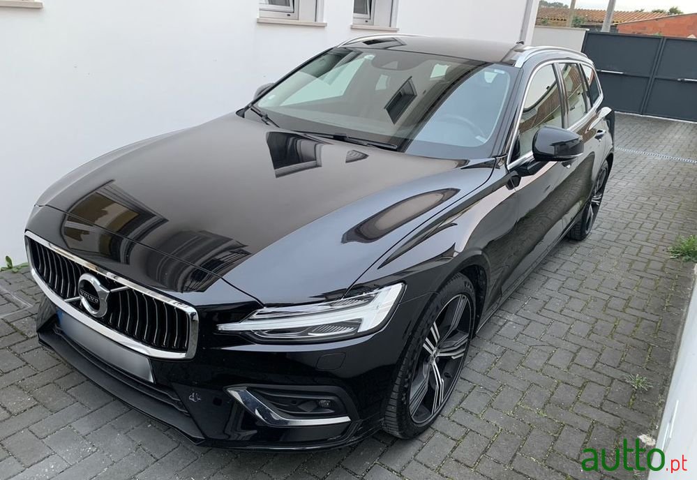 2019' Volvo V60 photo #1