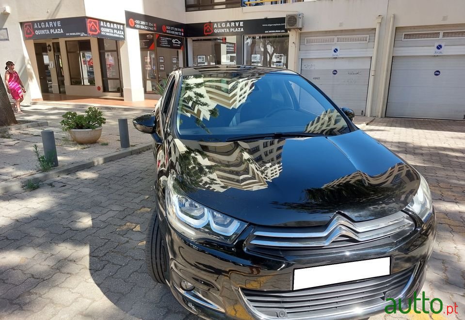 2017' Citroen C4 photo #2