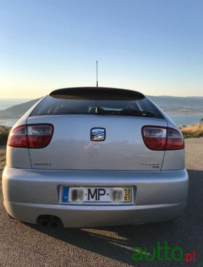 2003' SEAT Leon photo #2