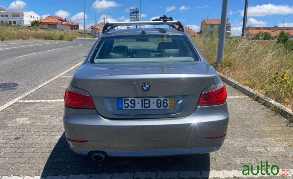 2009' BMW 520 Viatura Nacional photo #2