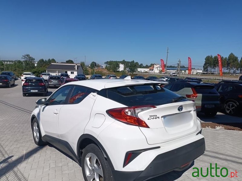 2019' Toyota C-HR photo #2