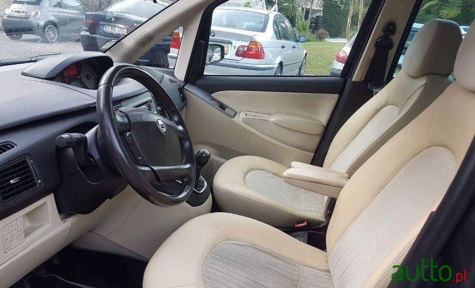 2004' Lancia Musa photo #4