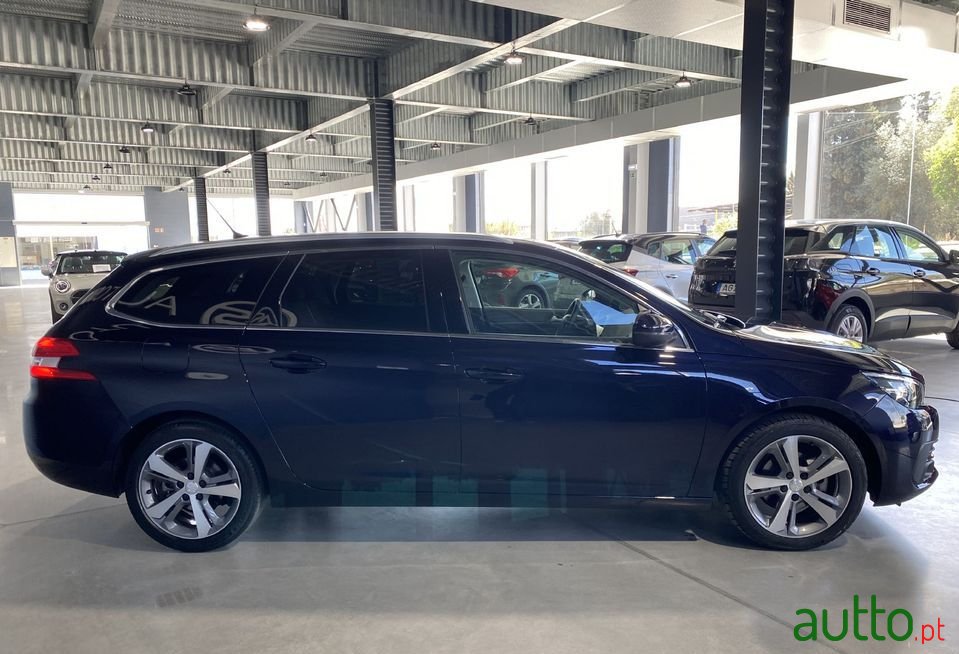 2020' Peugeot 308 Sw photo #4