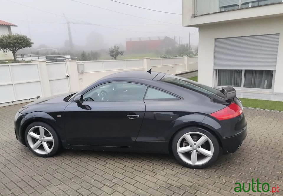 2011' Audi TT photo #1