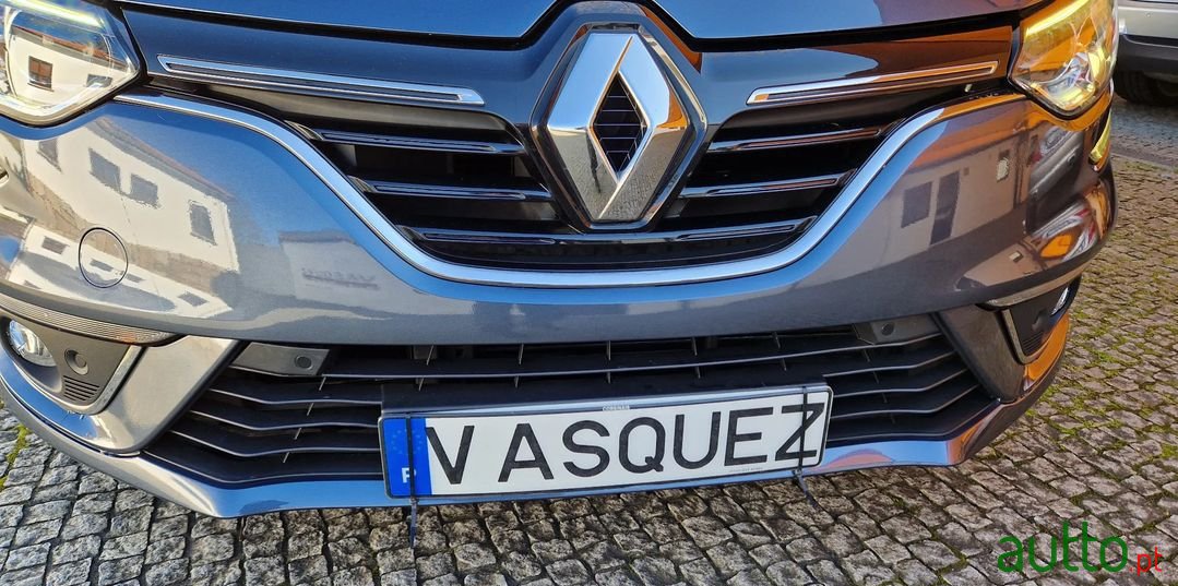 2018' Renault Megane Sport Tourer photo #3
