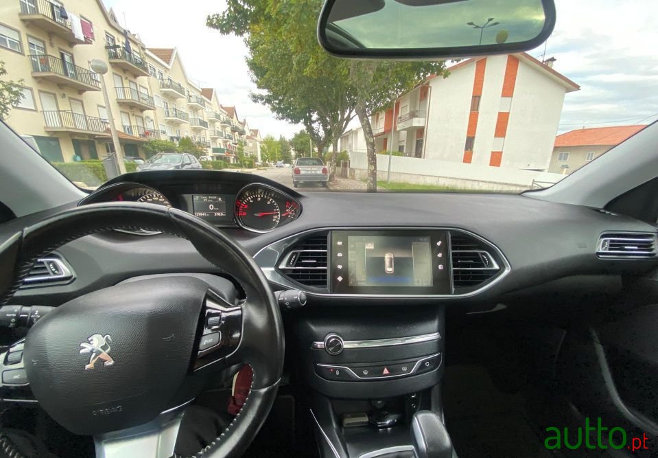 2016' Peugeot 308 photo #3