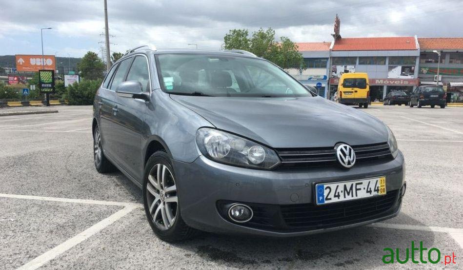 2011' Volkswagen Golf Variant photo #3