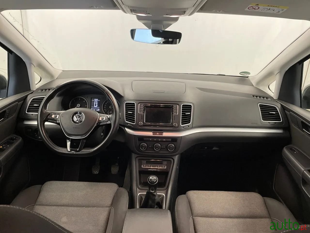 2018' Volkswagen Sharan photo #5