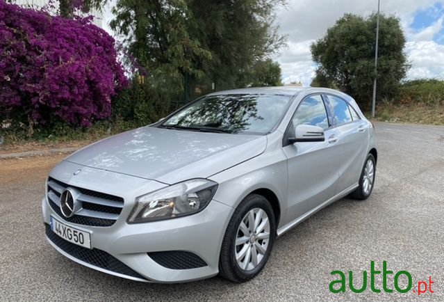 2015' Mercedes-Benz A-180 photo #2