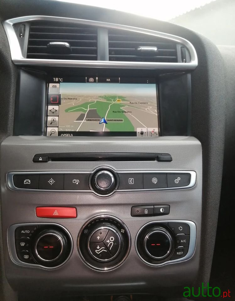 2015' Citroen C4 photo #3