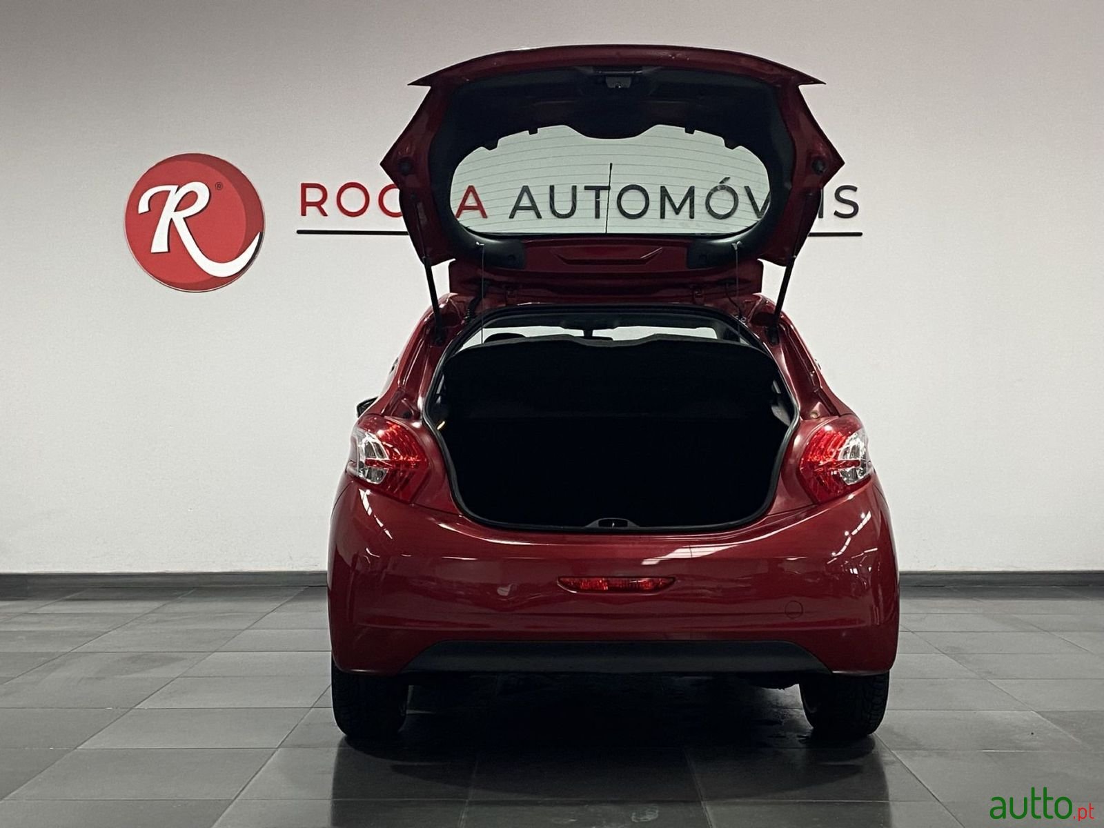 2013' Peugeot 208 photo #4