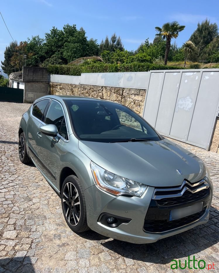 2012' Citroen DS4 photo #1