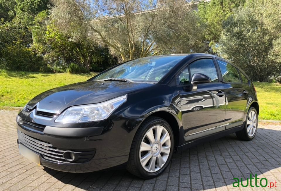 2006' Citroen C4 1.6-Hdi photo #1