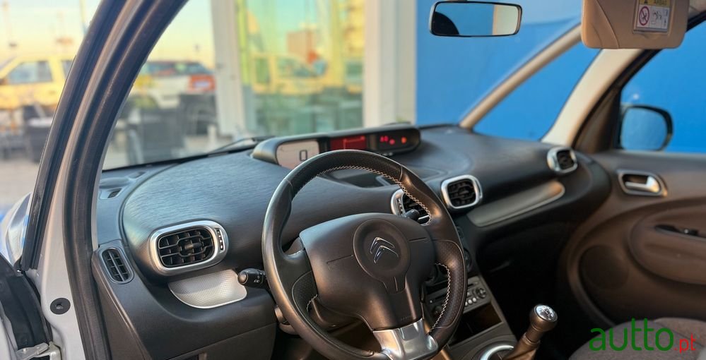 2016' Citroen C3 Picasso photo #4