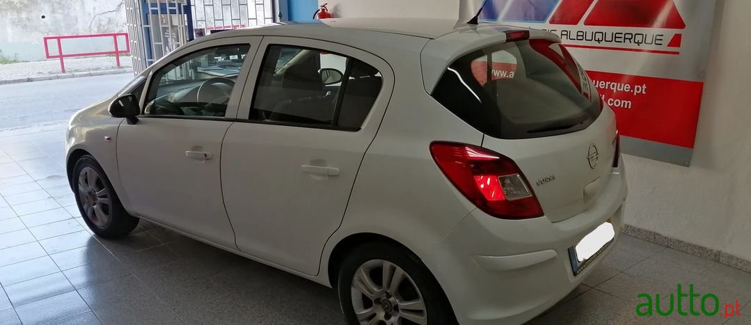 2010' Opel Corsa photo #3