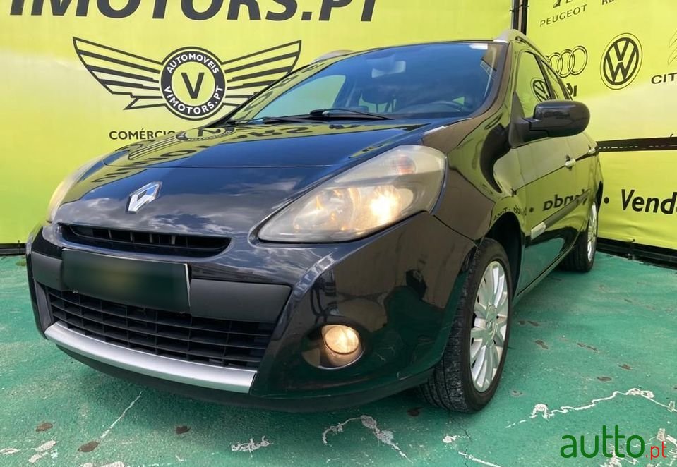 2011' Renault Clio Break photo #1