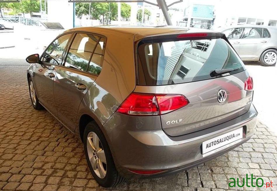 2014' Volkswagen Golf 1.6 Tdi Trendline photo #2