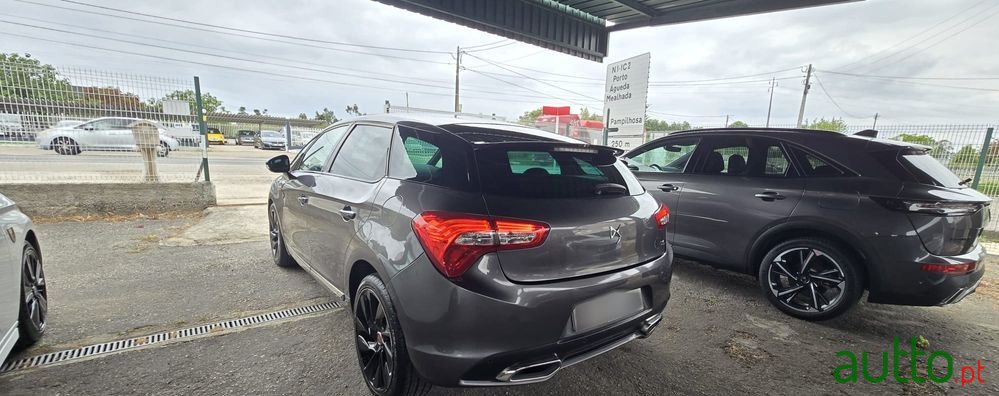 2017' DS Automobiles Ds5 photo #5