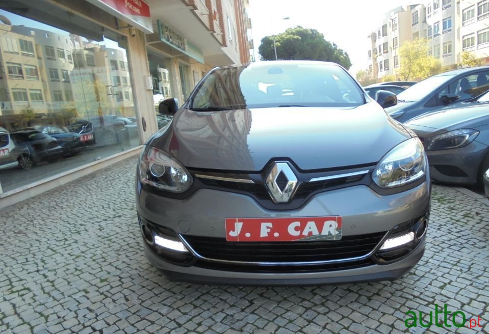 2013' Renault Megane Coupe photo #3
