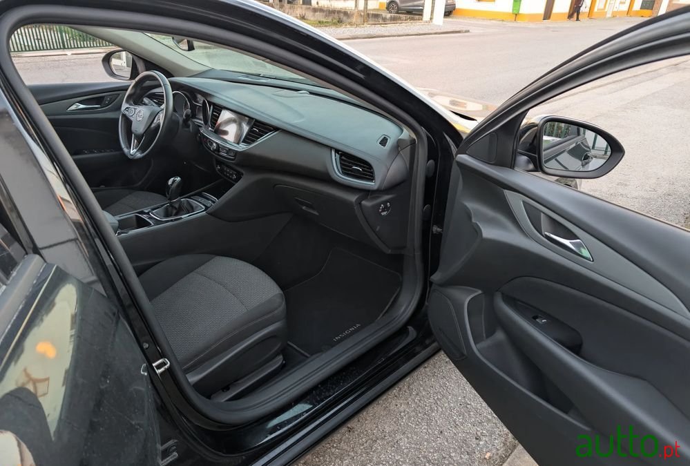 2017' Opel Insignia Sports Tourer photo #5