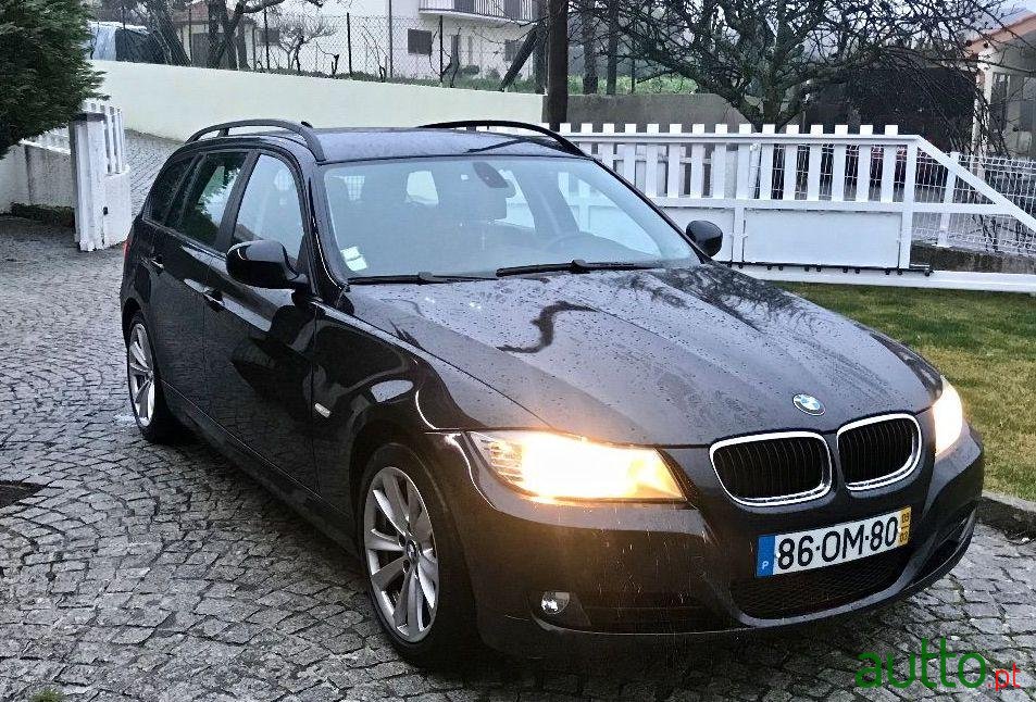 2009' BMW 318 D Touring photo #1