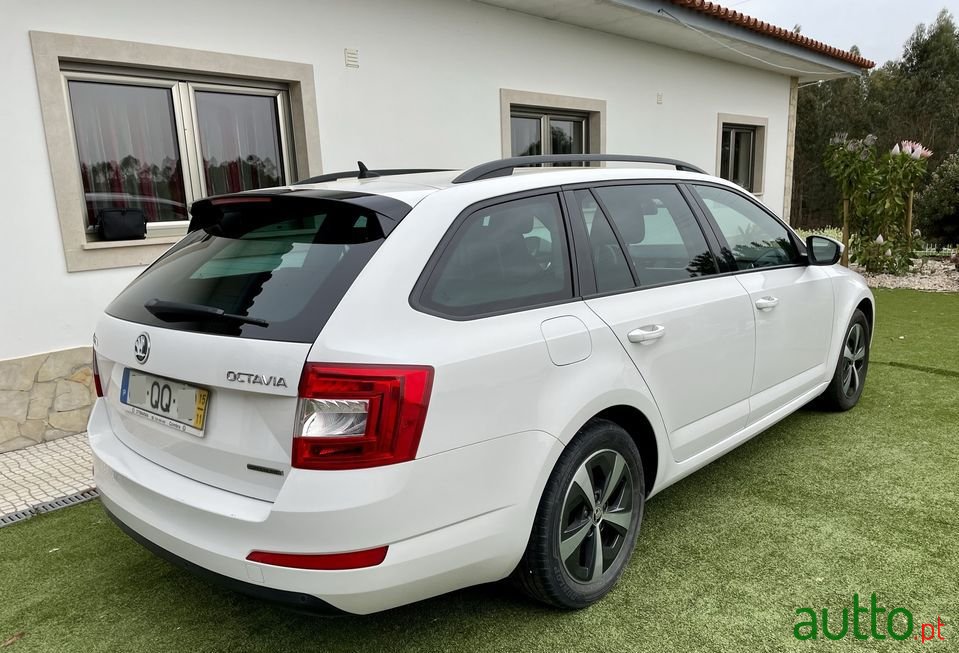2015' Skoda Octavia Break photo #4