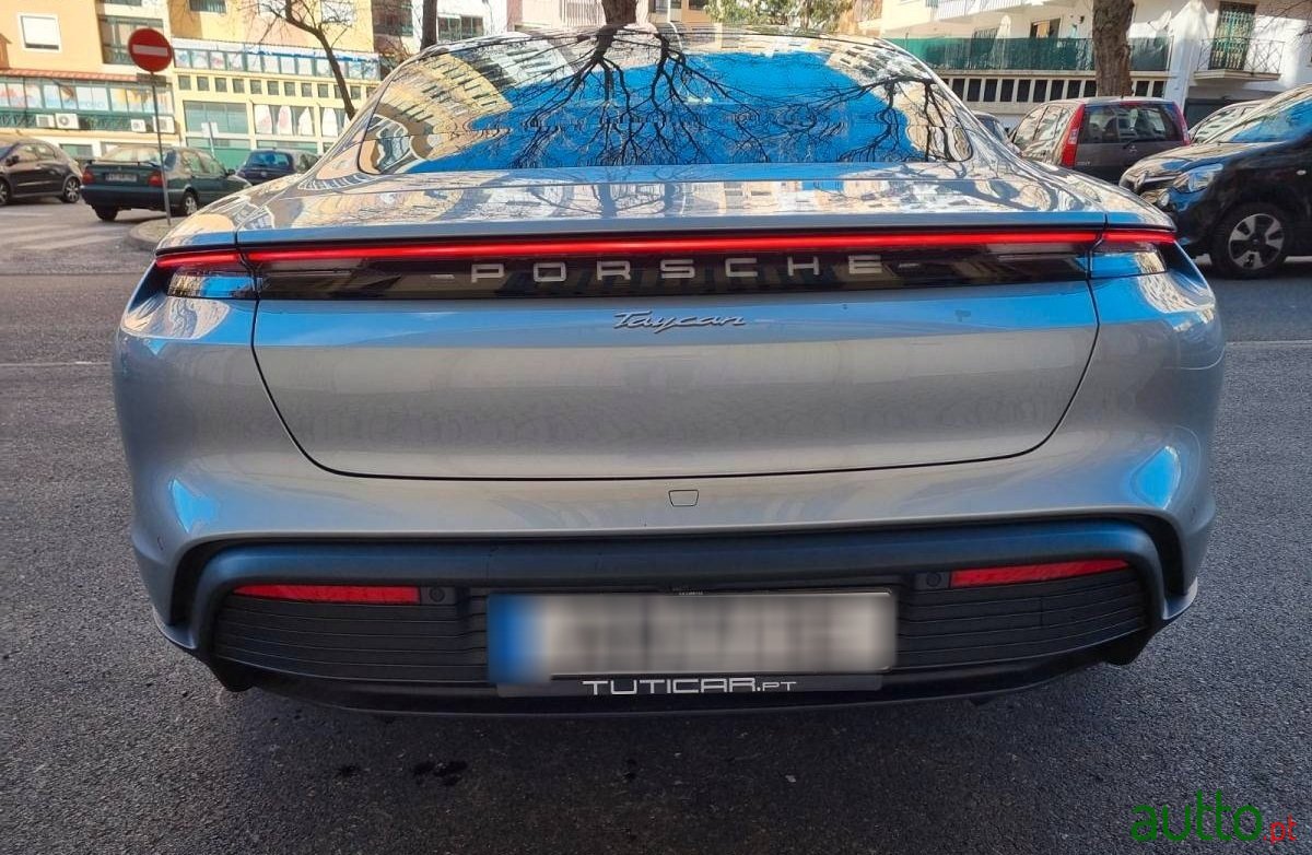 2021' Porsche Taycan photo #3