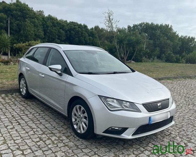 2015' SEAT Leon St photo #1