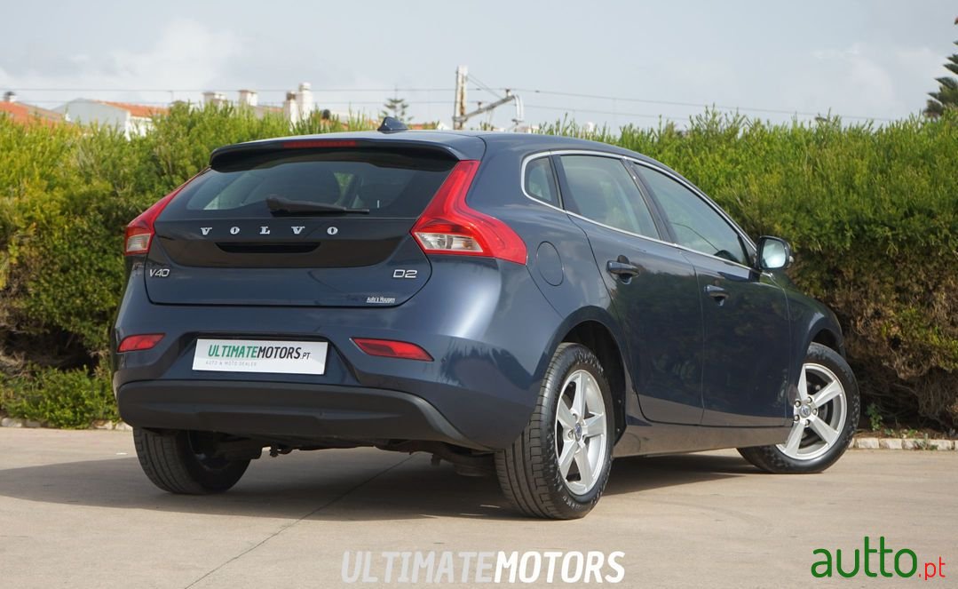 2014' Volvo V40 photo #3