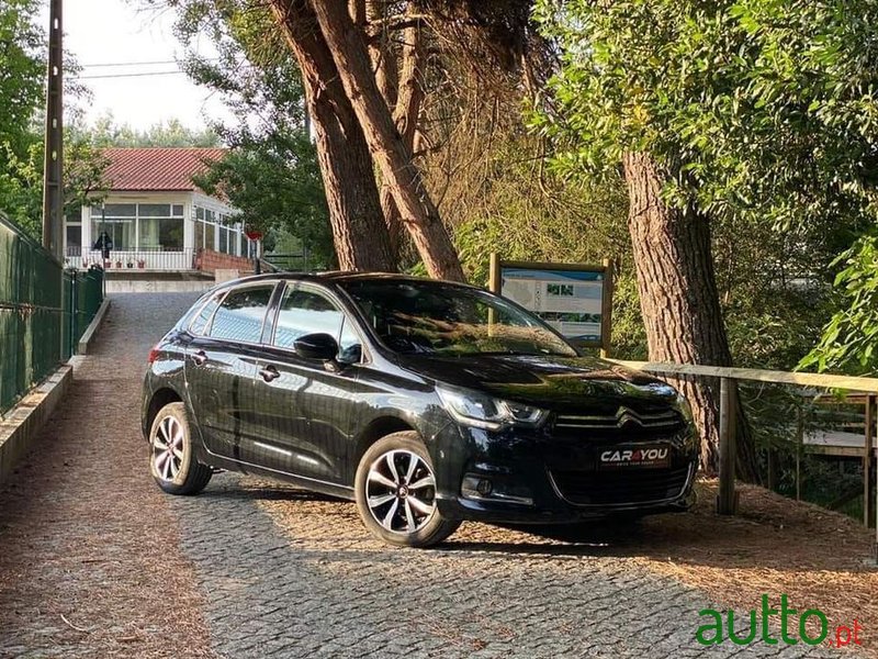 2018' Citroen C4 photo #3