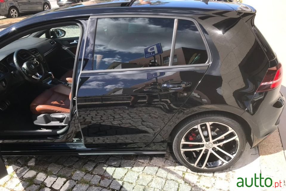 2014' Volkswagen Golf photo #5