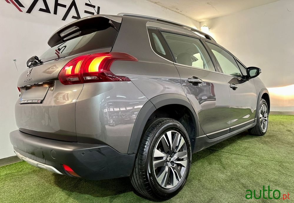 2019' Peugeot 2008 photo #5