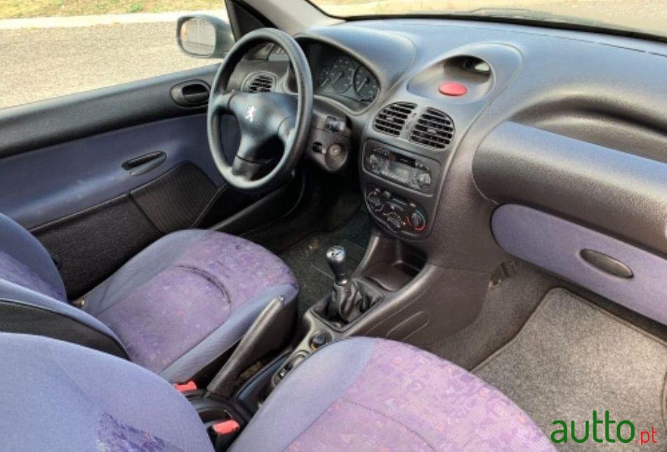 1999' Peugeot 206 1.1 Xt photo #2