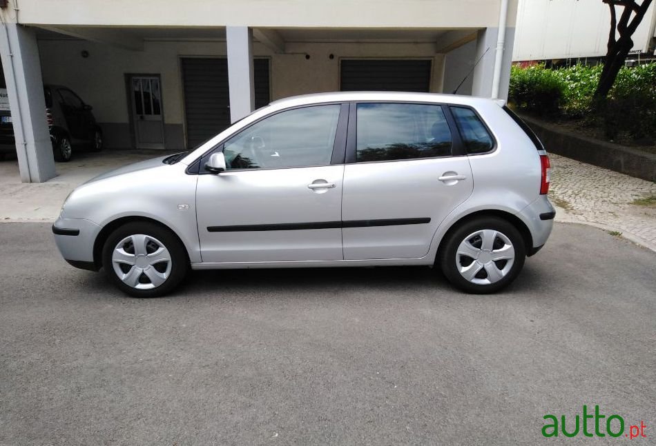 2004' Volkswagen Polo photo #4