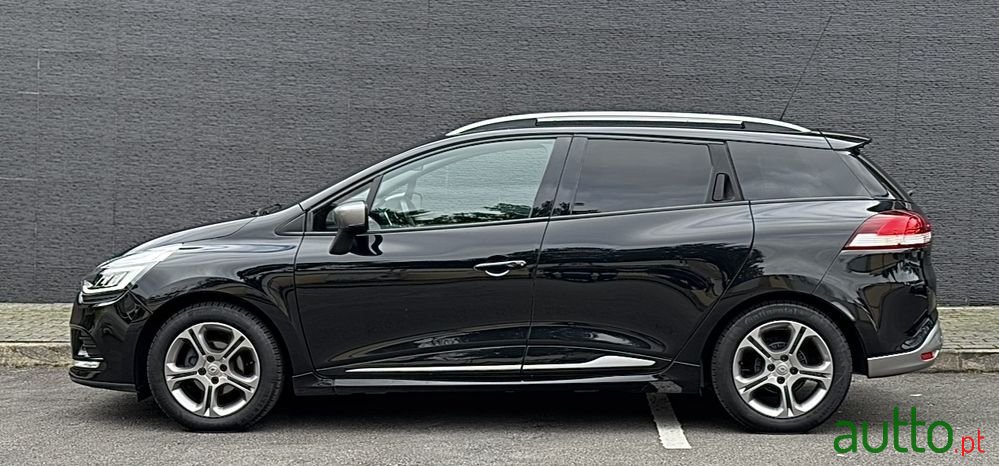 2016' Renault Clio Sport Tourer photo #4